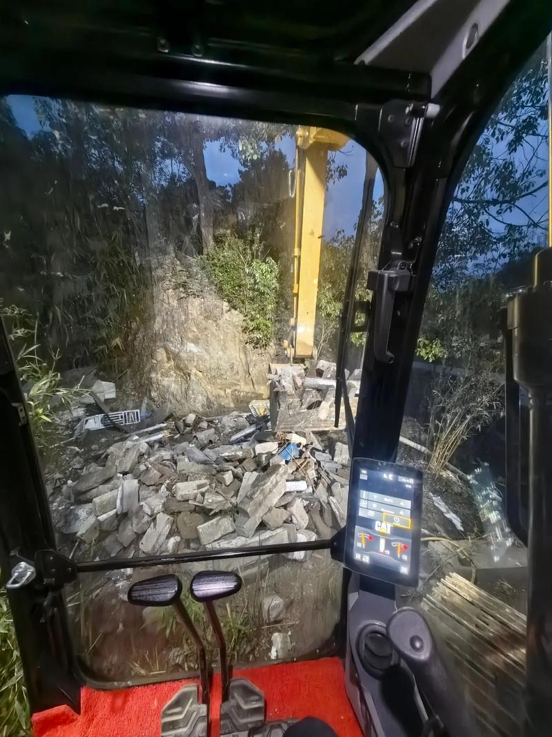 19:04 全部评论 大家都在搜: 明达(机械租赁交通拯救建筑工程)